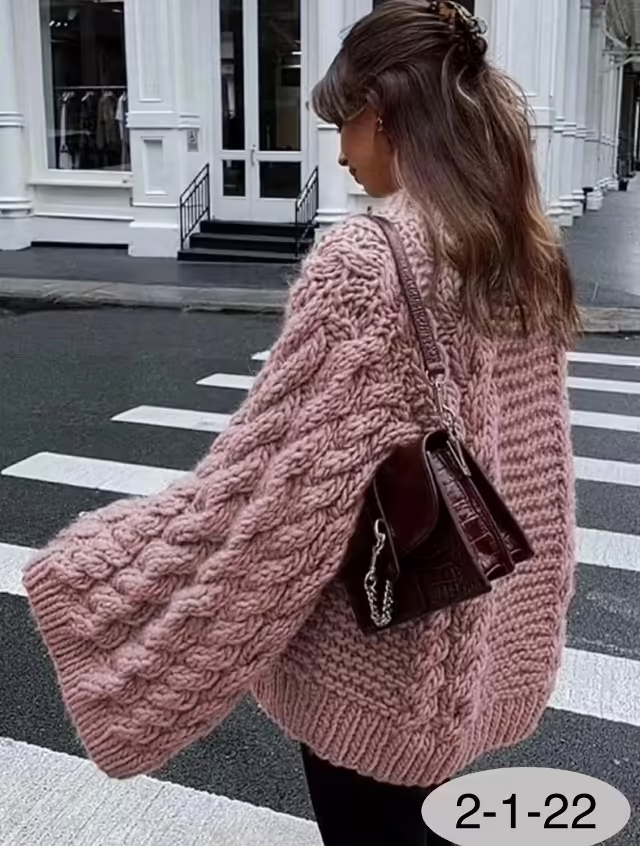 Вязаные женские свитера. фото 2