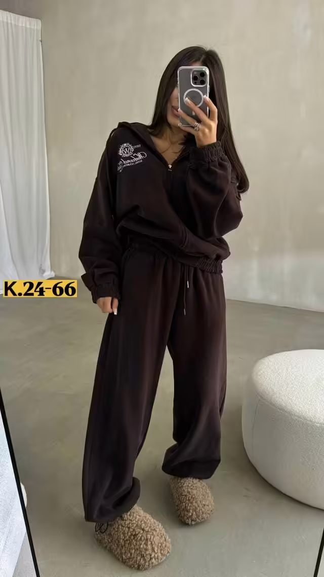 Спортивные мягкие стильные женские костюмы