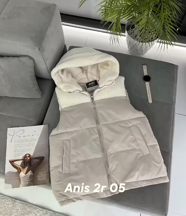 Женские жилетки