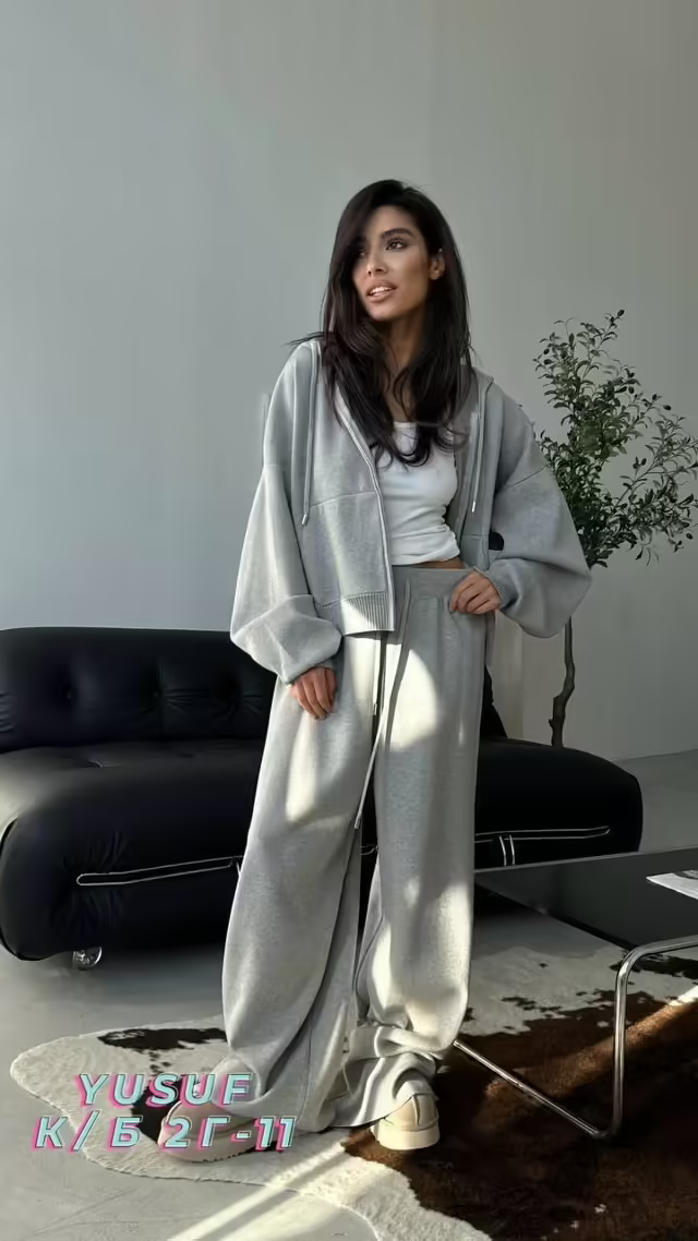 Вязаные крутые женские костюмы с капюшоном