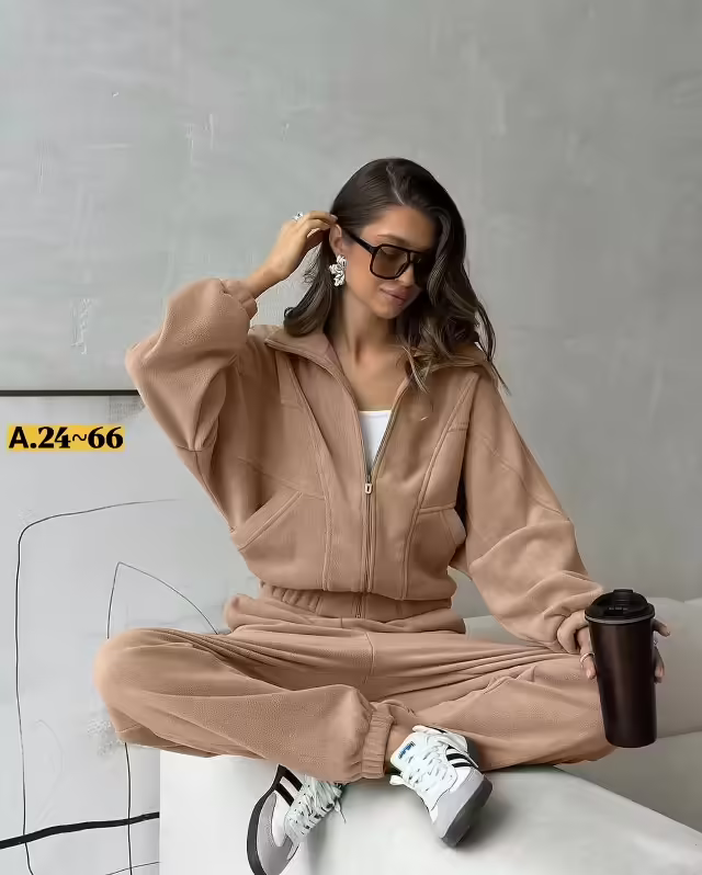 Женские костюмы