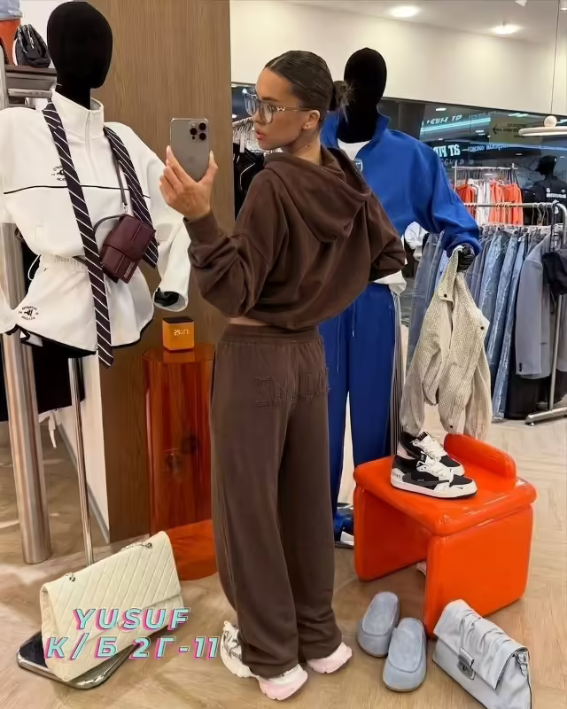 Женские костюмы с надписью