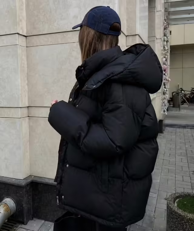 Уютные зимние женские куртки с капюшоном