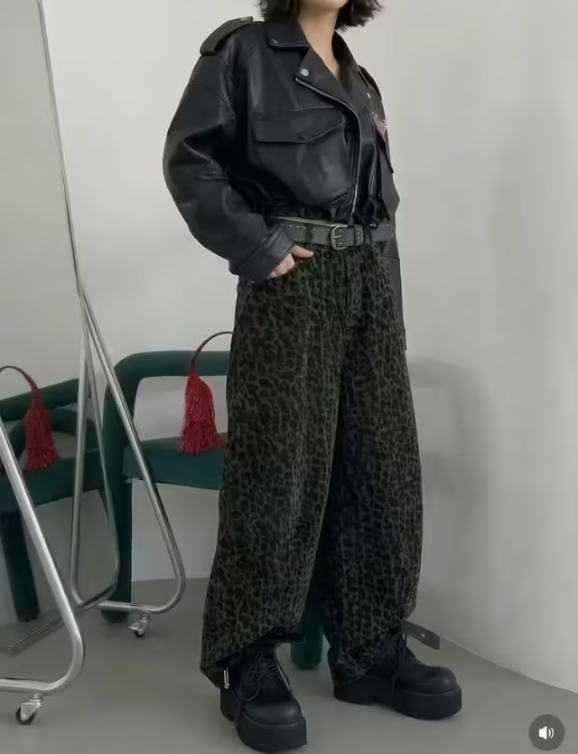 Женские джинсы