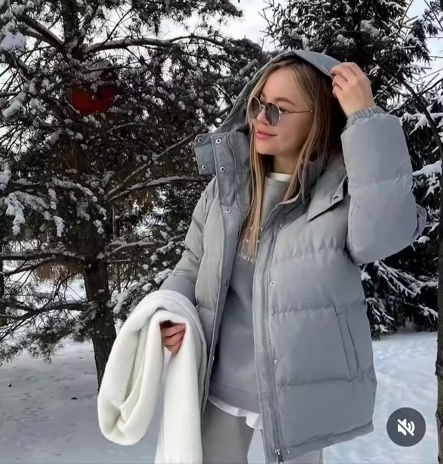 Уютные зимние женские куртки с капюшоном
