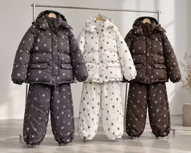 Зимние женские костюмы. фото 2