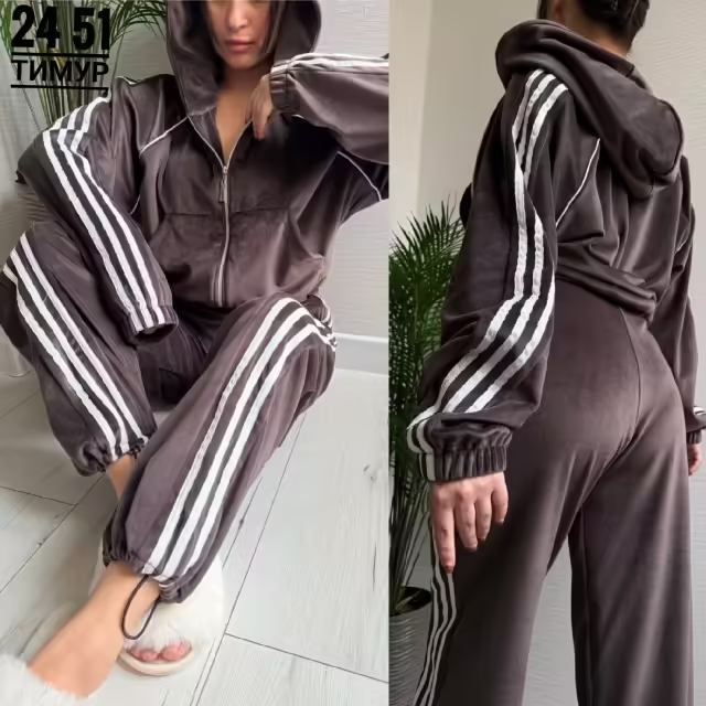 Женские костюмы