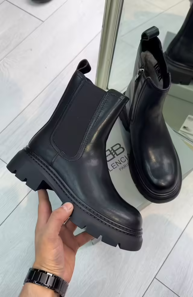 Женские ботинки