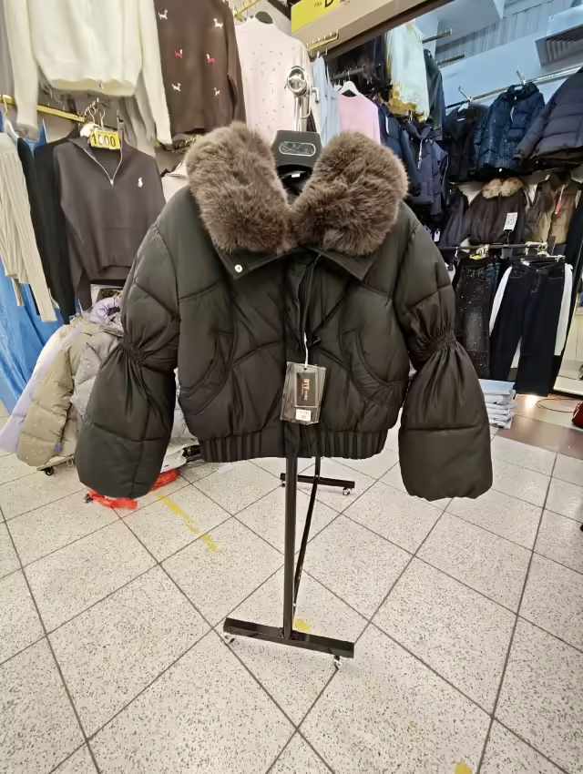 Женские куртки с мехом на меху. фото 2