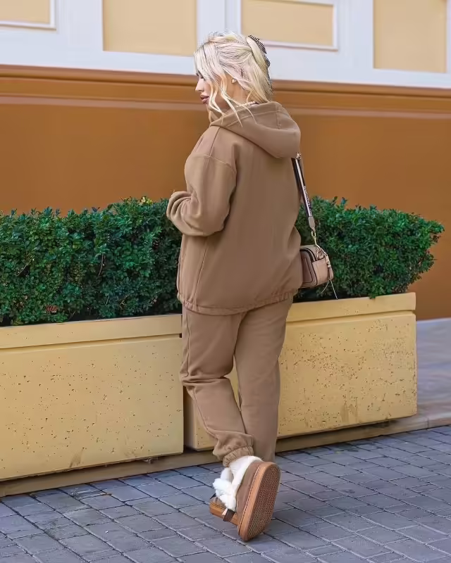 Женские костюмы
