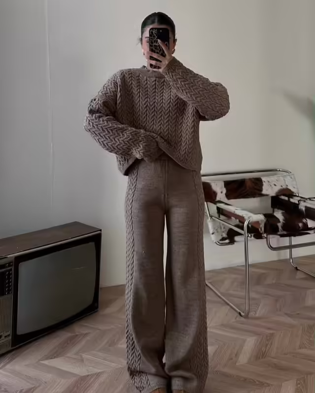 Вязаные женские костюмы. фото 2
