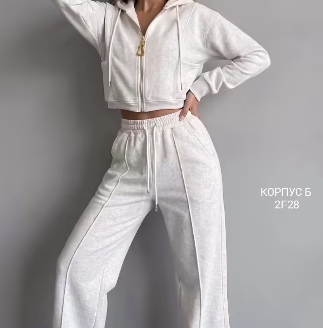 Уютные спортивные женские костюмы