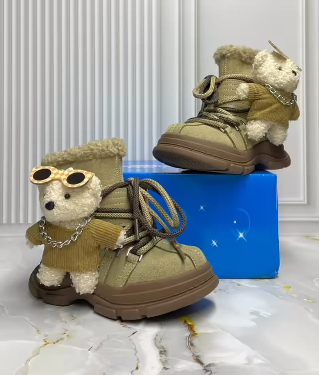 Замшевые детские угги. фото 2