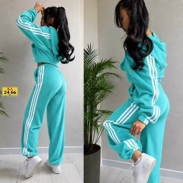 Велюровые женские костюмы