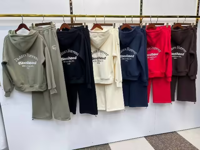 Фабричные женские костюмы