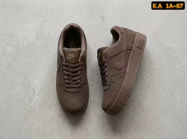 Замшевые женские кроссовки