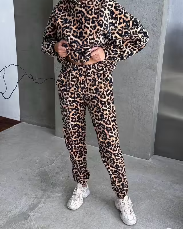 Женские костюмы двойки