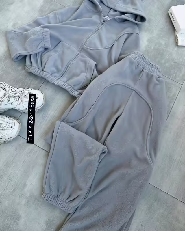 Двусторонние спортивные женские костюмы на флисе