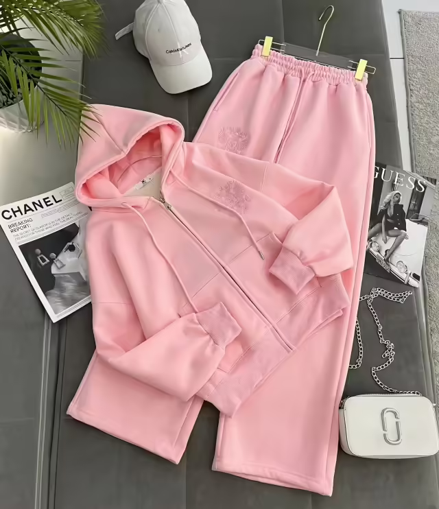 Спортивные женские костюмы с начёсом