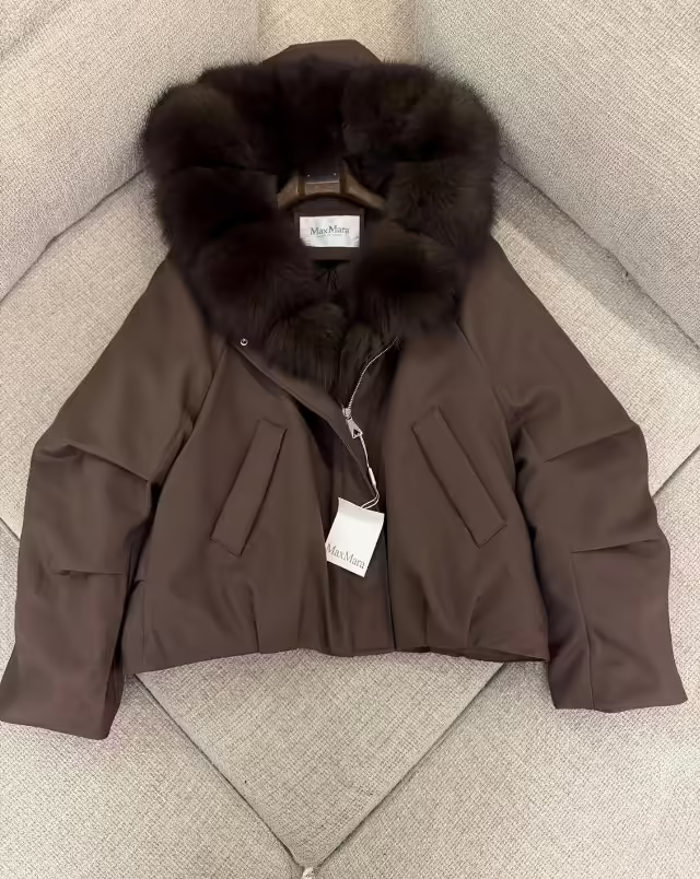 Женские куртки с капюшоном