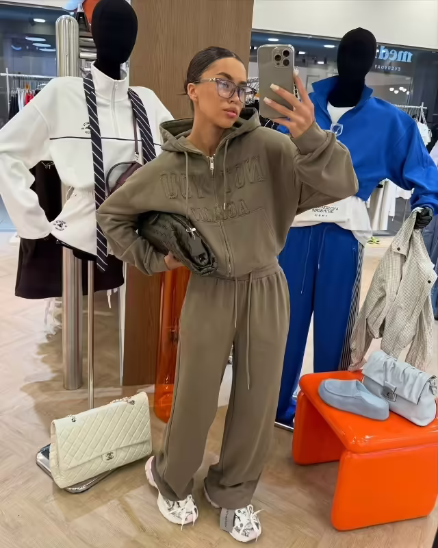 Женские костюмы