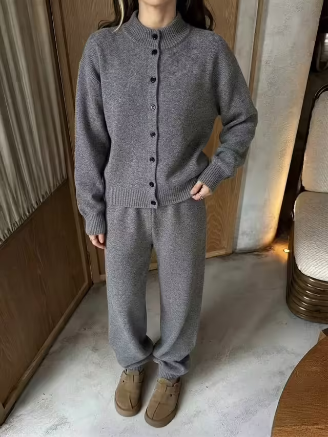 Нереальные идеальные женские костюмы