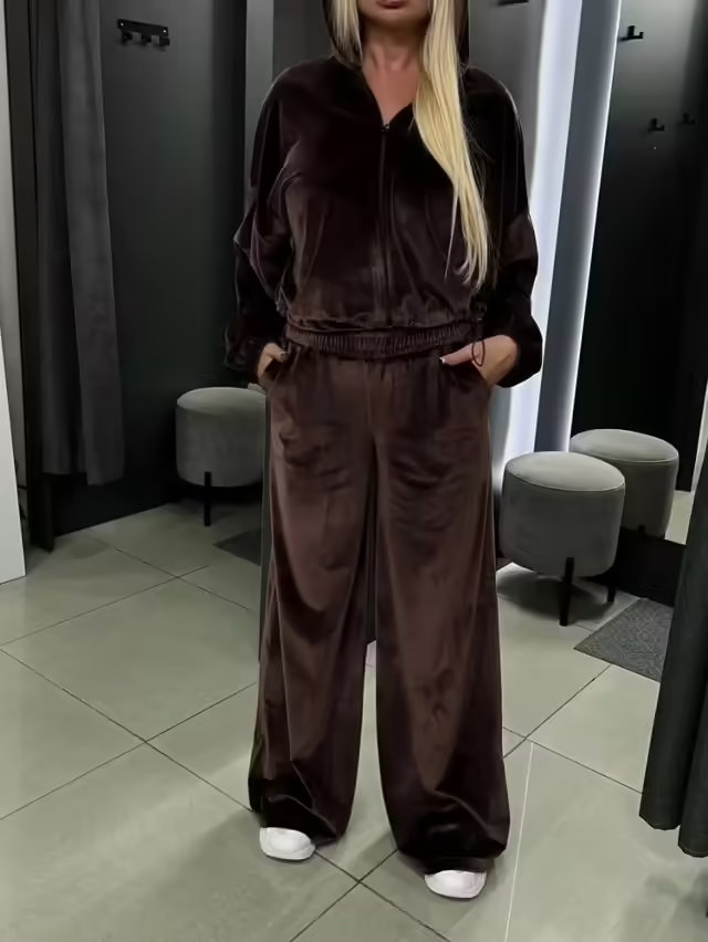 Велюровые женские костюмы