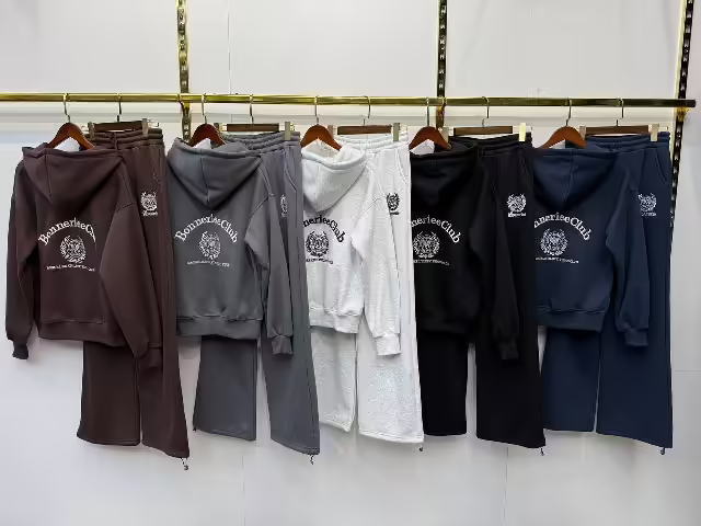 Женские костюмы