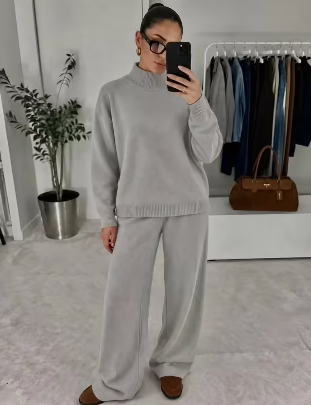 Женские костюмы
