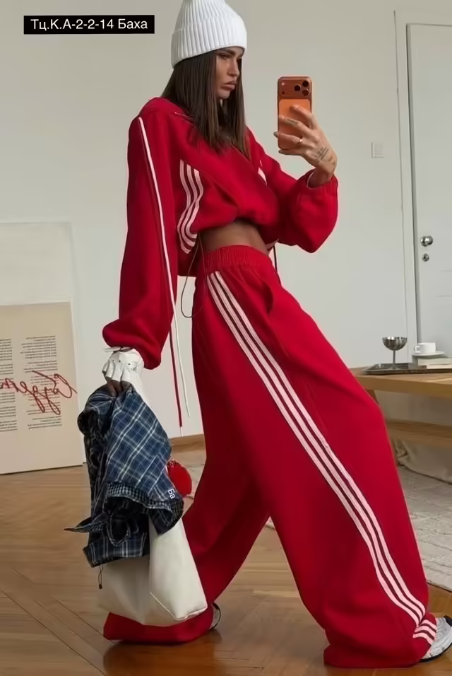 Спортивные женские костюмы. фото 2