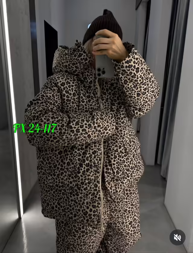 Стильные женские костюмы