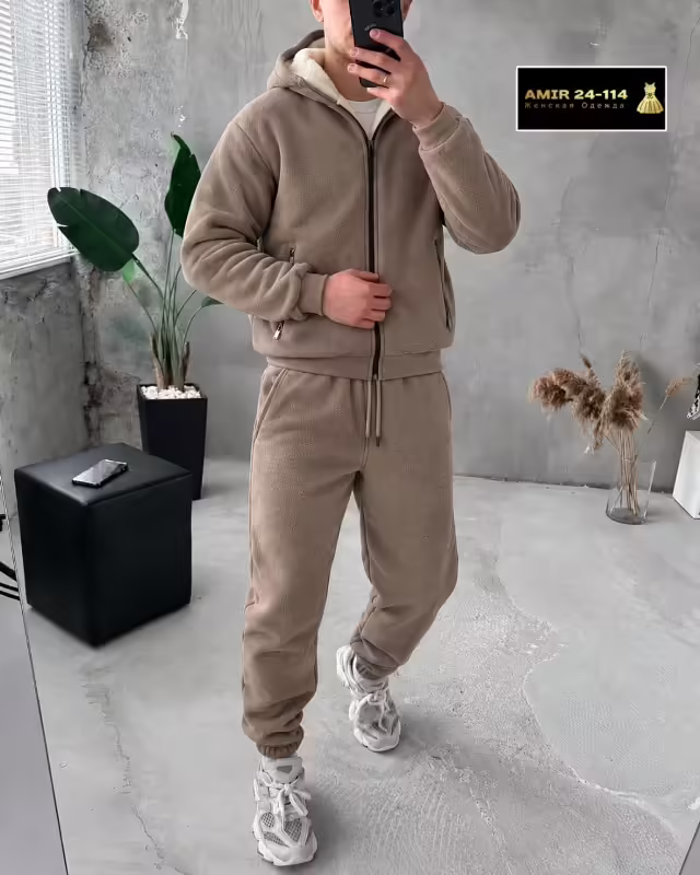 Спортивные мужские костюмы. фото 2