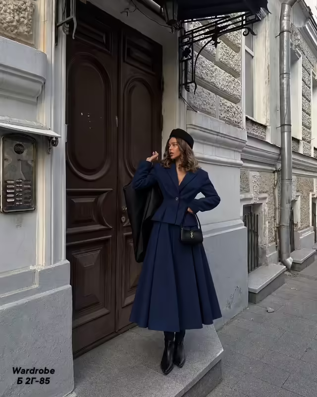 Стильные женские костюмы