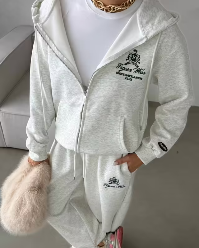 Фабричные женские костюмы