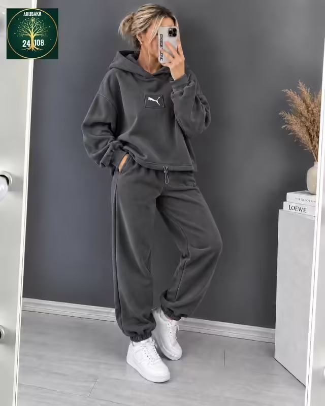 Элегантные женские костюмы